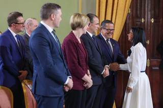 Venezuela firma acuerdo que expande operaciones de Chevron para la producción petrolera