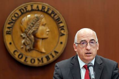 El banco central de Colombia evaluará los tipos de interés en medio de una crisis con el Gobierno