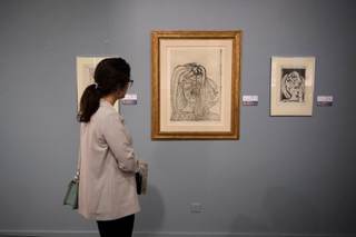 Una exposición de Picasso y Tàpies busca reflejar el sufrimiento de la guerra en Teherán