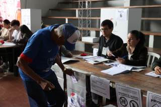 Cierran los colegios electorales y comienza conteo de votos en las municipales de Paraguay