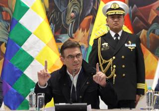 Bolivia denuncia una "mafia internacional" de contrabando de hidrocarburos