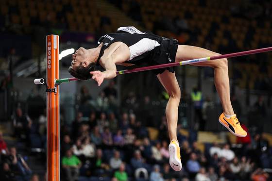 Un dólar por centímetro saltado: el compromiso medioambiental de un campeón olímpico