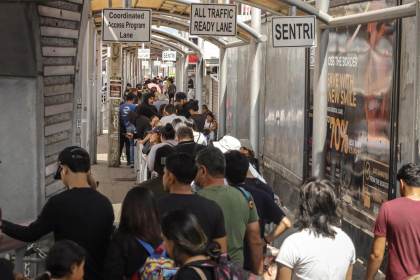Ofensiva de Trump contra el "turismo de parto" pone bajo lupa a embarazadas en la frontera