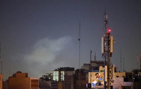 El ataque a Irán se salda con más de 200 víctimas y 'señales' de que Jameneí ha muerto