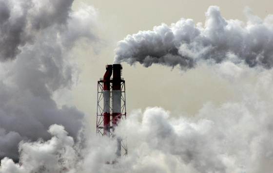 La reducción de emisiones de efecto invernadero en Francia se ralentizó en 2024 y 2025