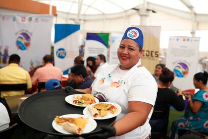 Salvadoreñas crean recetario con productos marinos para fortalecer seguridad alimentaria