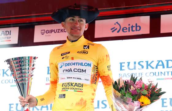 Seixas se alza con la Itzulia y se consolida como la figura emergente del ciclismo