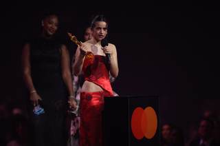 Los premios BRIT sucumben ante la 'Lux' de Rosalía y consagran a Olivia Dean en Mánchester