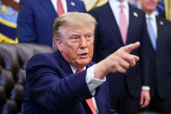 Trump evita dar su respaldo electoral a Le Pen en medio de las protestas en Francia