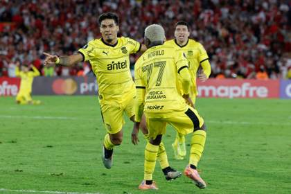 1-1. Un gol de Matías Arezo le permite a Peñarol llevarse un punto de su visita a Santa Fe