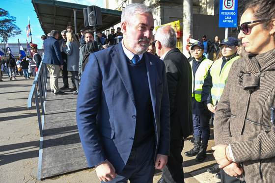 Presidente de Canarias acude al acto por el natalicio de Artigas junto al presidente Orsi