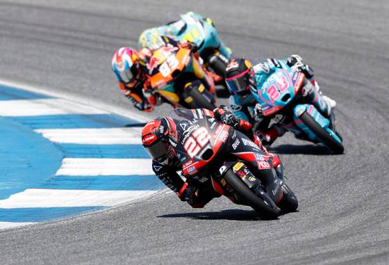 González y Almansa, primeros líderes, con la obligación de defender el puesto