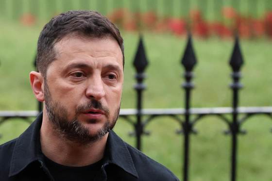 Zelenski denuncia ataques rusos con 2.360 drones, 1.320 bombas y 60 misiles en una semana