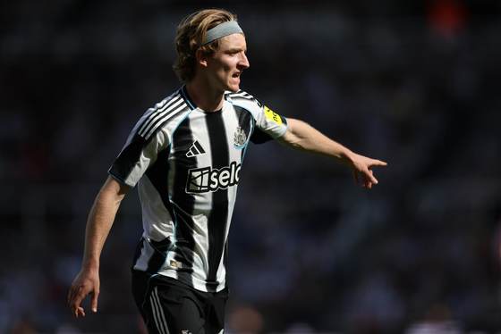 El Barcelona ficha al delantero inglés Anthony Gordon (Newcastle)
