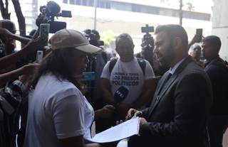 Defensora recibe a familiares de detenidos en operativos fronterizos en Venezuela