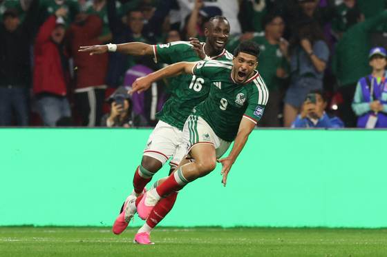 2-0. Quiñones y Jiménez dan el pase a México que espera por Inglaterra o RDC