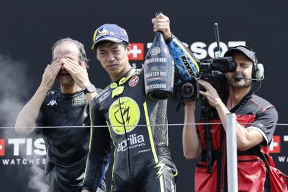 Ai Ogura, David Alonso y Máximo Quiles reinan en el TT Assen