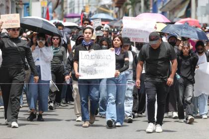 Estudiantes mexicanos claman por seguridad tras asesinato de española Claudia Tacoronte