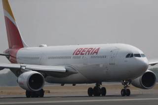 Iberia prevé mantener la suspensión temporal de sus vuelos a Cuba hasta julio de 2027