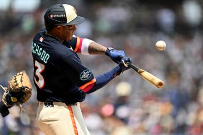 12-7. Los Diamondbacks vienen de atrás para derrotar a los San Diego Padres en México