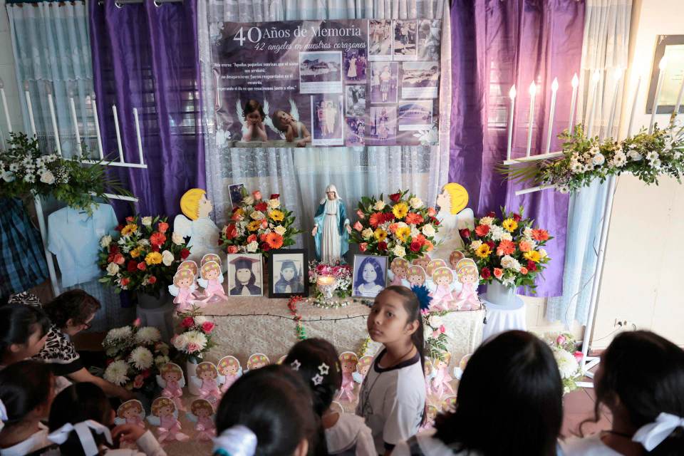 La memoria de 41 niñas sobrevive a 40 años del devastador terremoto de 1986 en El Salvador