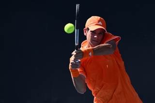 Jódar arrolla a Trungelliti y logra su primer título como profesional