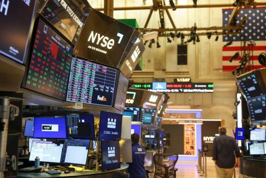 Wall Street cierra en rojo, con el foco puesto en la Fed, la subida del crudo y los bonos