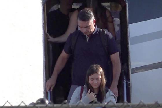 Flávio Bolsonaro llega a Miami (EE.UU.) tras huir de Brasil después de perder las elecciones