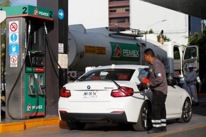 México acumula 4.301 millones de dólares para contener alza en precios de los combustibles