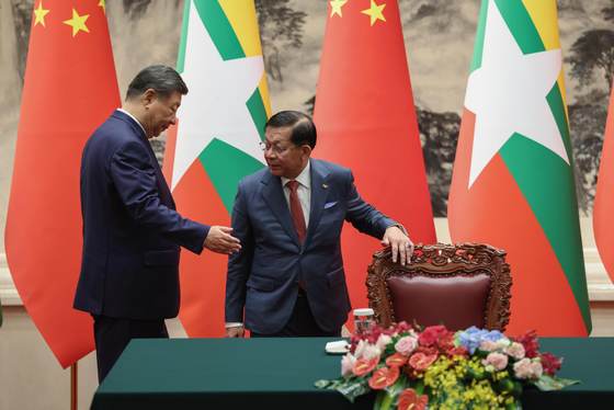 Xi Jinping, dispuesto a "fortalecer la coordinación" con el líder golpista de Birmania