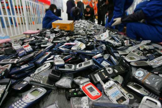 El 29 % de los europeos conserva viejos aparatos tecnológicos que no recicla
