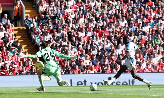 3-1. Woodman se gradúa con el Liverpool