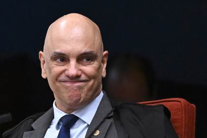 El Tribunal Supremo condena a Eduardo Bolsonaro a cuatro años de cárcel por coacciones