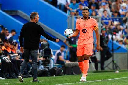 Hansi Flick: "Hay que olvidar las cuentas, quiero ganar la Liga cuanto antes"