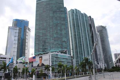 Colombianos lideran compra extranjera de vivienda en Florida ante incertidumbre electoral