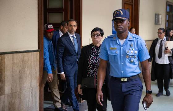 Juez dominicano aplaza juicio preliminar contra dueños de discoteca afectada por siniestro