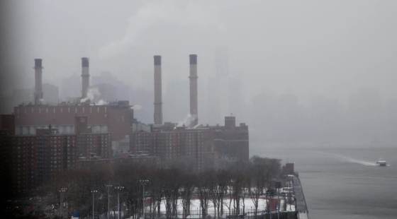 La contaminación atmosférica eleva el riesgo de conductas suicidas y muertes por suicidio