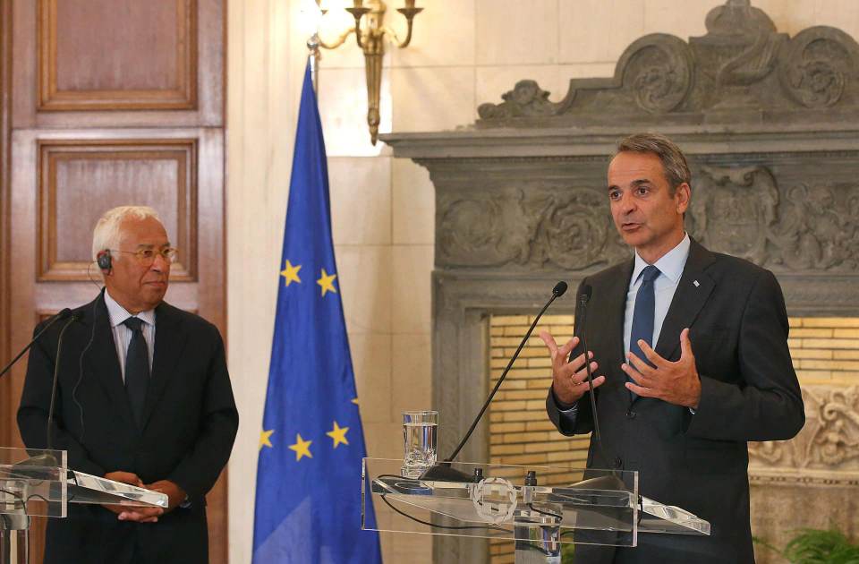 Gobierno conservador griego tacha de "ataque híbrido" entrada masiva de migrantes a Ceuta