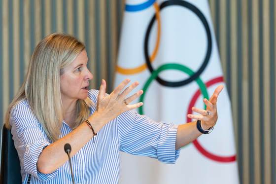 Las guerras y las categorías femeninas, desafíos del año I de Kirsty Coventry en el COI