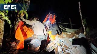 Indonesia halla los cadáveres de ocho personas tras un accidente de helicóptero