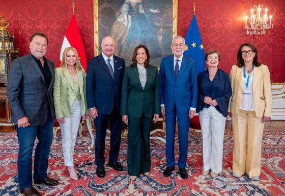 Schwarzenegger y Kamala Harris unen fuerzas ante los retrocesos en política climática de Trump