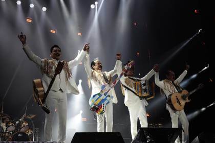 Los Tigres del Norte estiran su idilio con Ciudad de México, a ritmo de 'rugidos' norteños