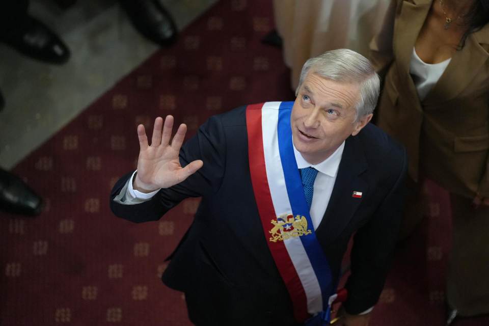 Kast viaja a Argentina para "estrechar lazos" y enfrentar conjuntamente "enemigos comunes"