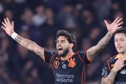 0-2. El Corinthians de Diniz derrota a Platense y empaña su debut internacional