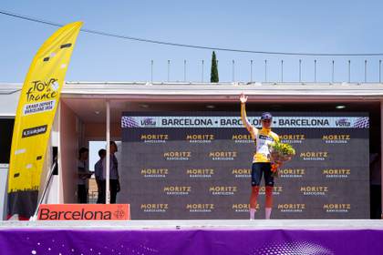 Paula Blasi se corona en Barcelona y Marianne Vos se regala la última etapa al esprint
