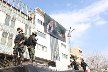 La policía iraní arresta a 93 "monárquicos" y "espías" en medio de una oleada de detenciones