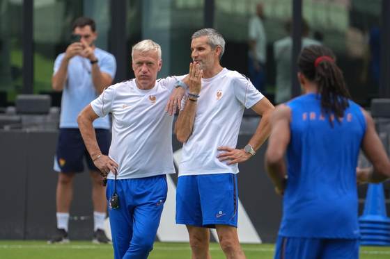 El adiós anunciado de Deschamps eleva a 15 los técnicos que no seguirán tras el Mundial