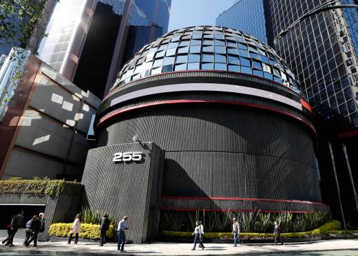 La Bolsa mexicana acumula pérdida semanal del 0,37 % y baja a 65.484,32 unidades