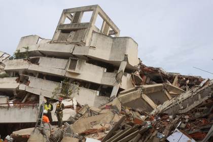 Venezuela cumple seis meses sin Nicolás Maduro devastada por los terremotos