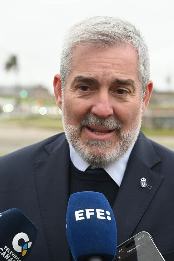 Presidente de Canarias rinde homenaje "al arrojo" de las familias que fundaron Montevideo
